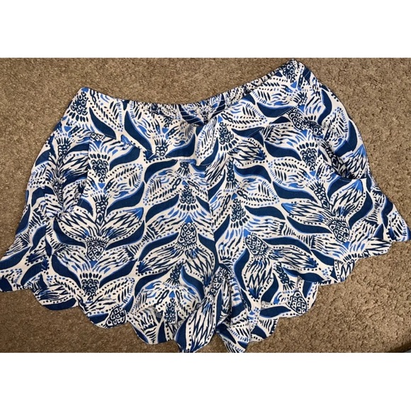 Lilly Pulitzer Dahlia Shorts “A Mermaid’s Tail” - Picture 3 of 5
